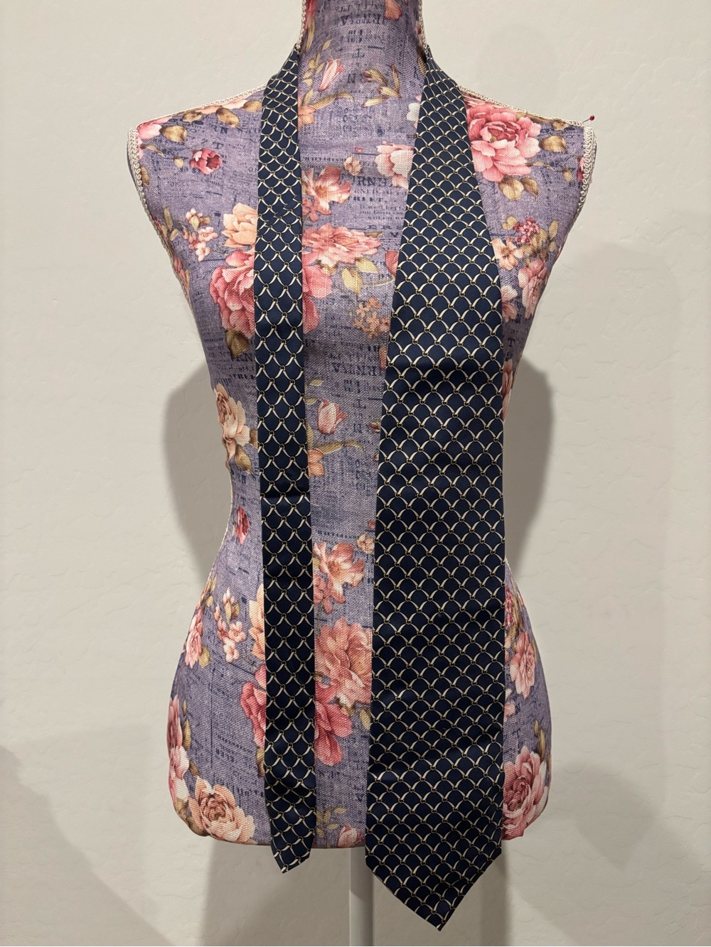 Paolo Gucci Navy Blue Patterned Silk Tie